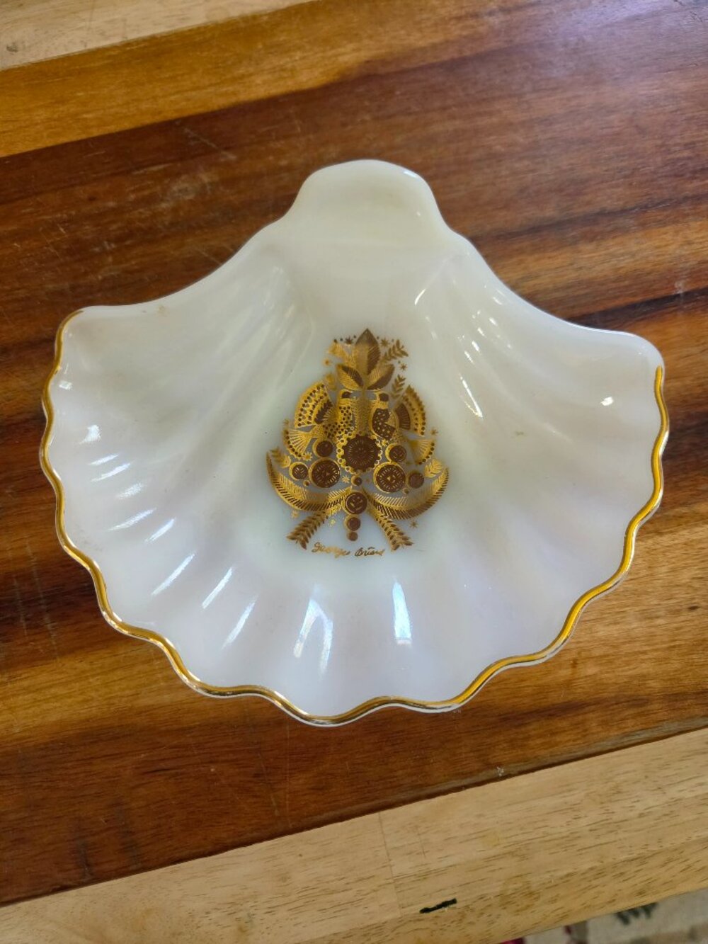 Georges Briand signed shell shaped tidbit dish white milk glass gold  doves